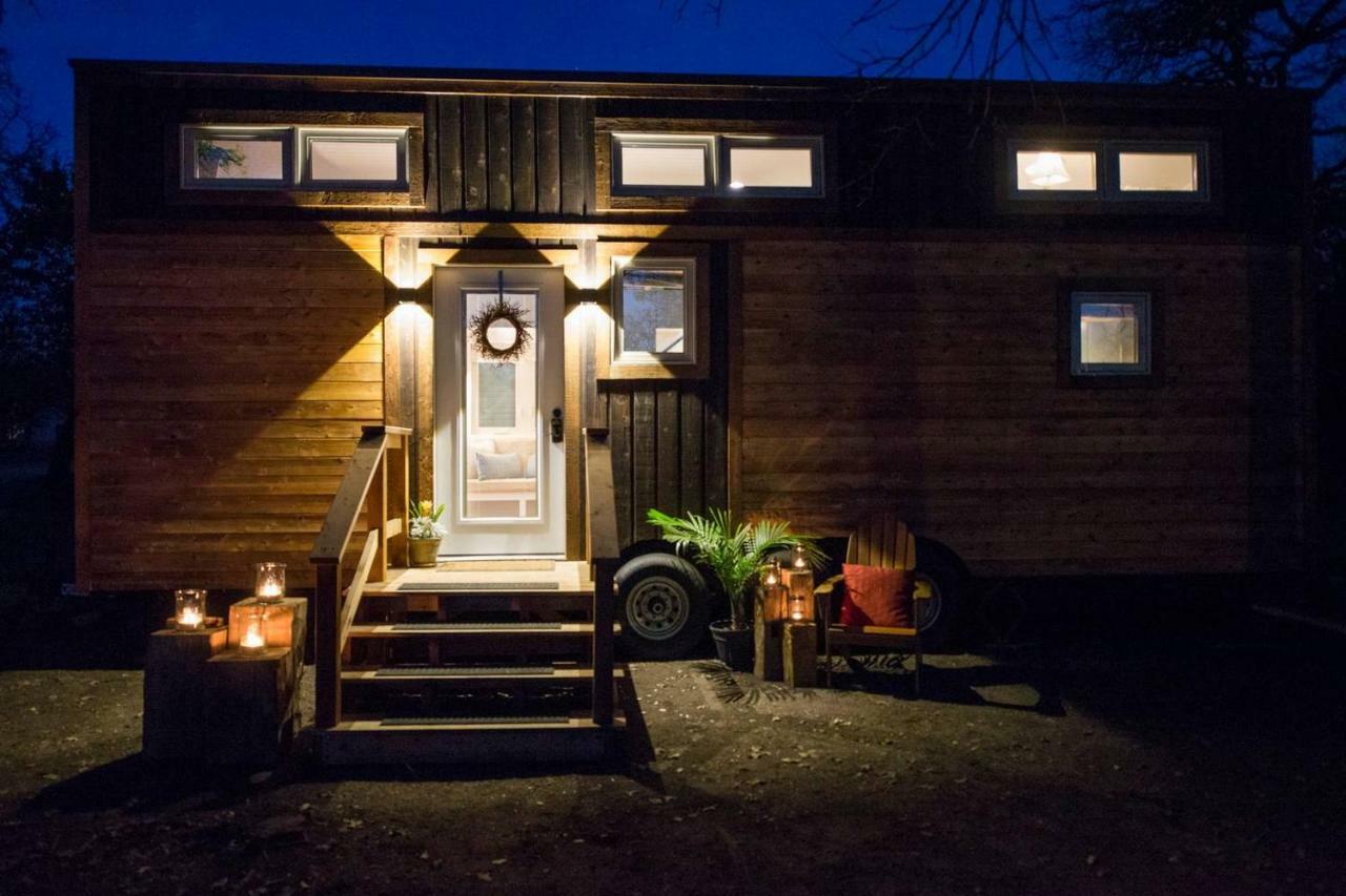 Montana Escape Elegant Tiny House In Waco Near Magnolia 빌라 외부 사진