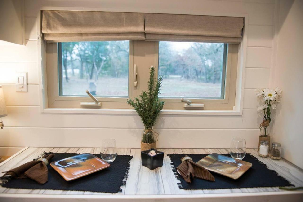 Montana Escape Elegant Tiny House In Waco Near Magnolia 빌라 외부 사진