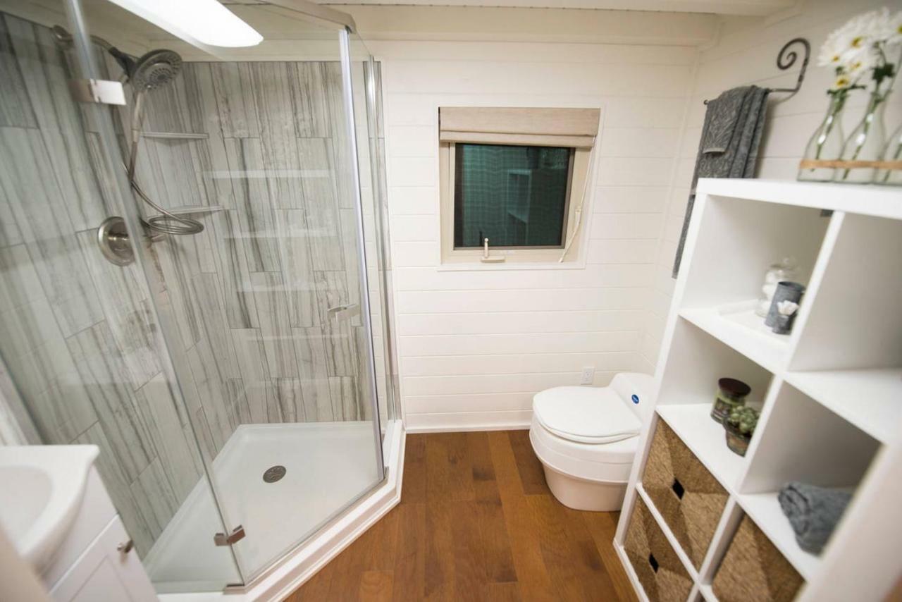 Montana Escape Elegant Tiny House In Waco Near Magnolia 빌라 외부 사진